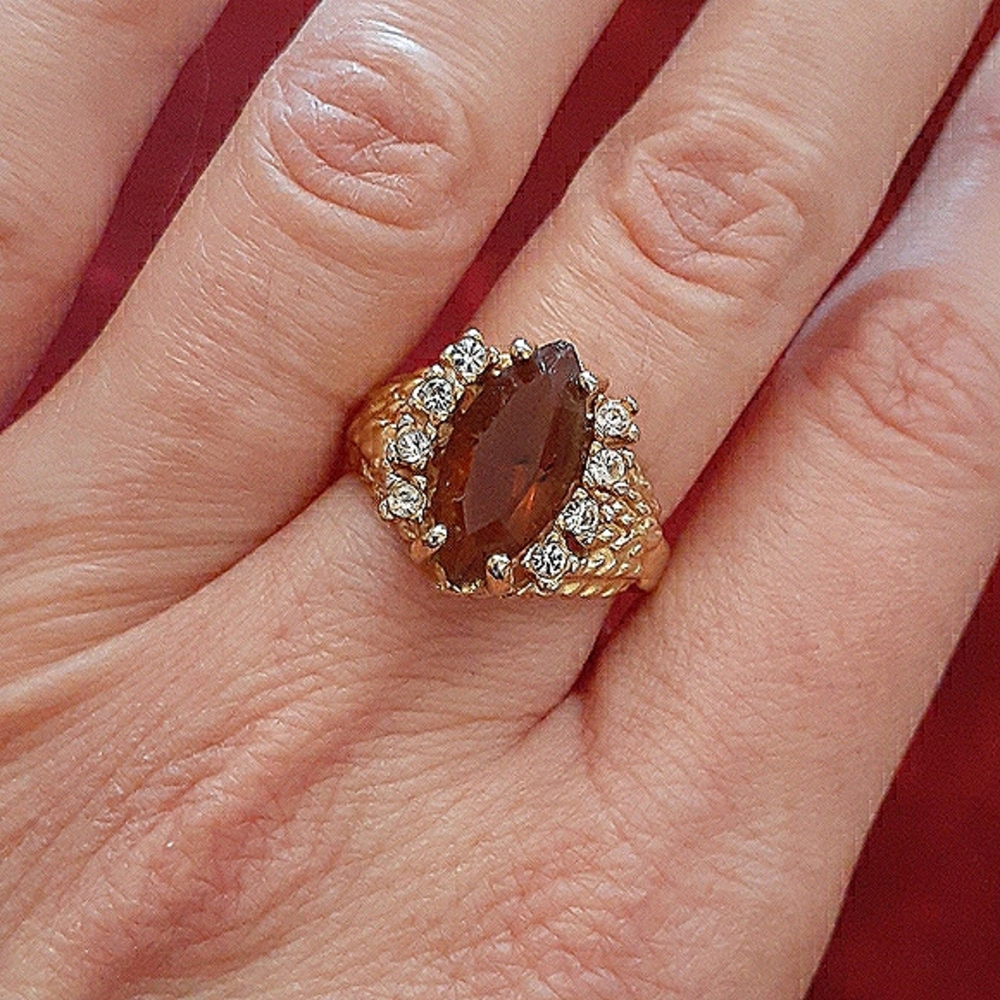 🍁3/$25 👉*VTG* SIMULATED TOPAZ MARQUISE & CRYSTAL PRONG COCKTAIL RING ~SIZE 7